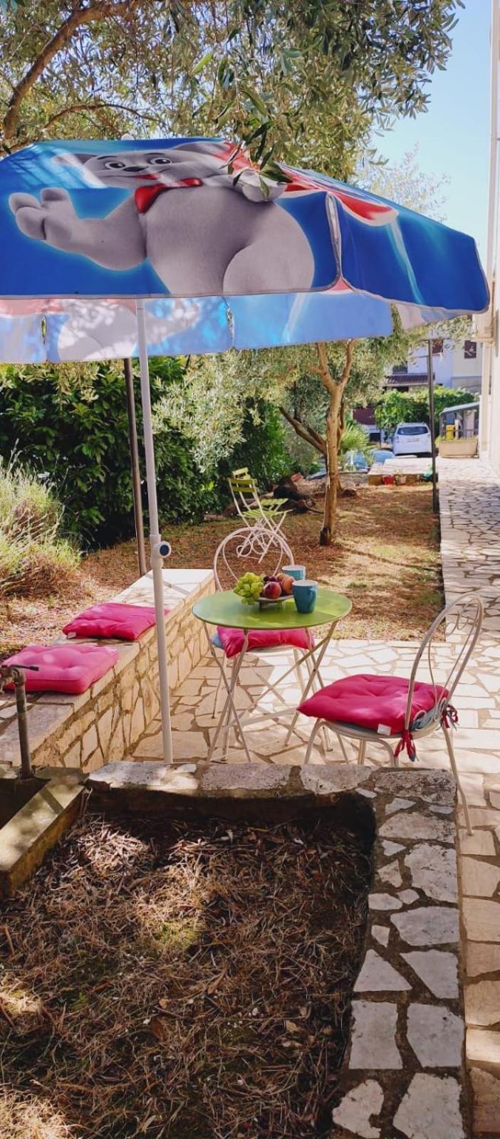 Apartments Veruda Porat Пула Екстериор снимка