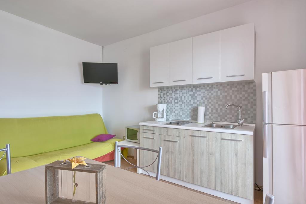 Apartments Veruda Porat Пула Екстериор снимка