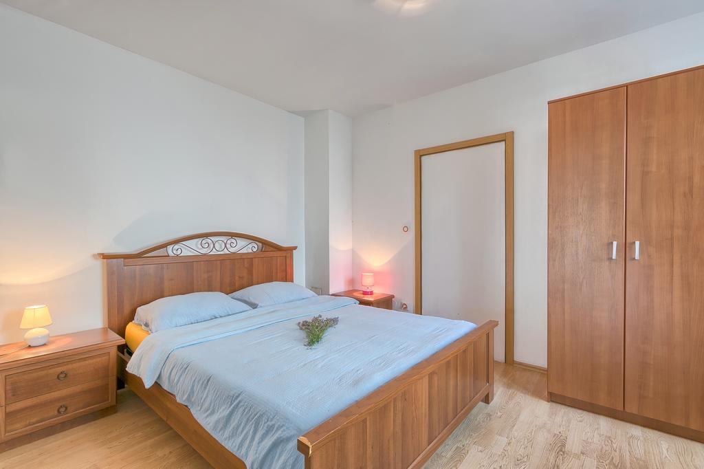 Apartments Veruda Porat Пула Екстериор снимка
