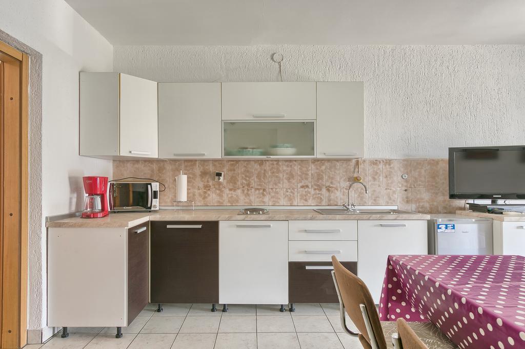 Apartments Veruda Porat Пула Екстериор снимка