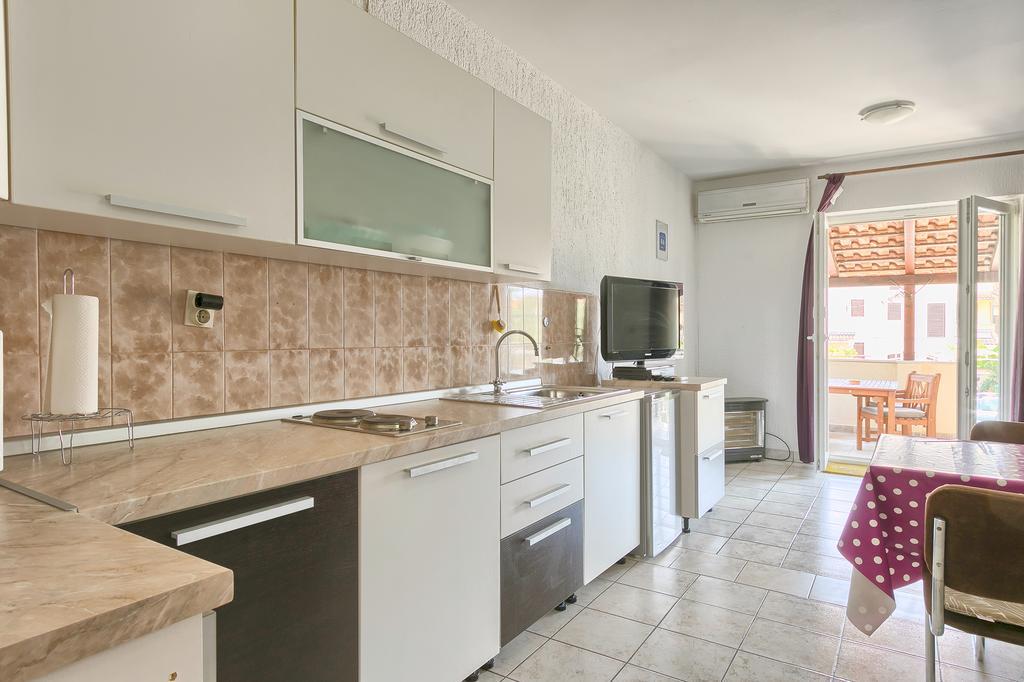 Apartments Veruda Porat Пула Екстериор снимка